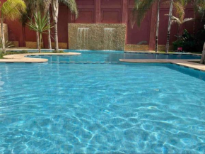 Très bel appartement (piscine et grande terrasse)